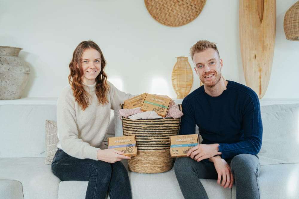 De oprichters van holistic-life zijn Chantal en Bryan. Onze missie is om de wereld te verbeteren door jouw huishouden te verduurzamen.